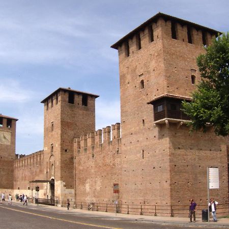 Castle View Lodge Intero Appartamento Verona Centro Storico Bagian luar foto