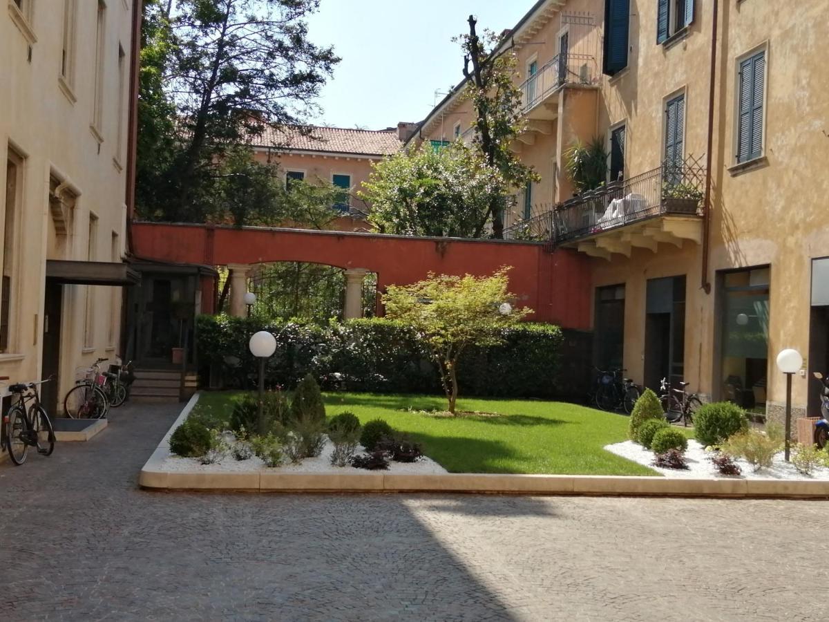Castle View Lodge Intero Appartamento Verona Centro Storico Bagian luar foto