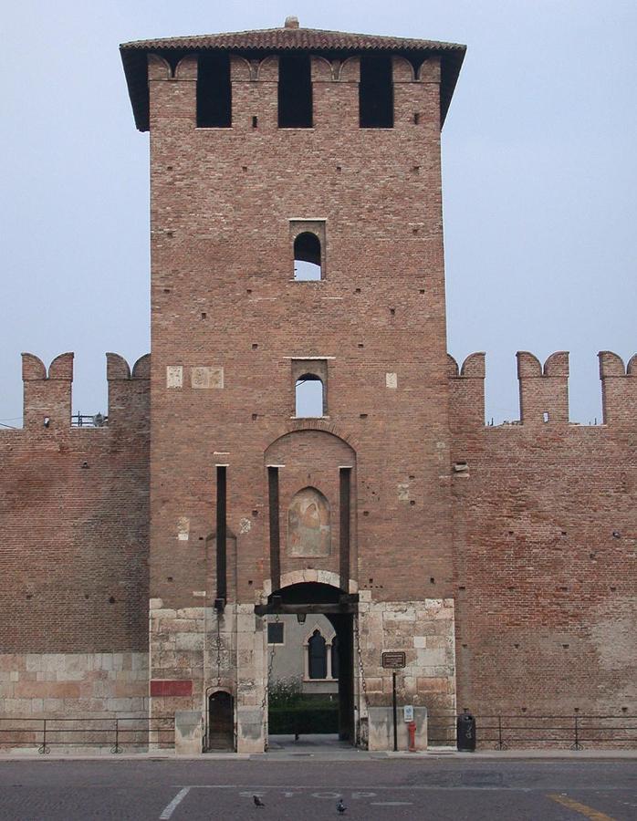 Castle View Lodge Intero Appartamento Verona Centro Storico Bagian luar foto